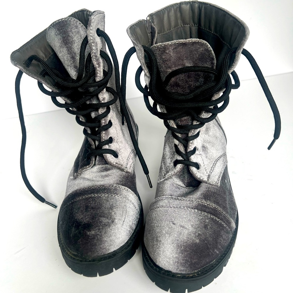 Unique Madden Girl suede boots